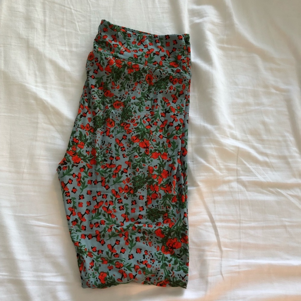 LuLaRoe Flower Leggings!